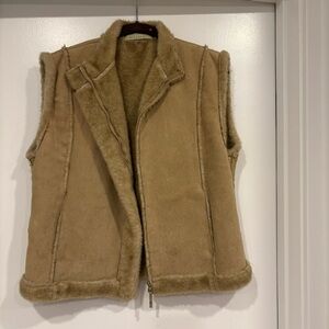 Carraig Donn vest. Size large from UK. Fur and suede. Super retro vibes